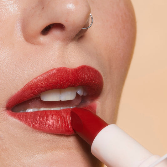 Revolution – Satin Lipstick Lip Allure - Ceo Brick Red